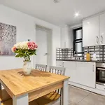 Stylish Beauty Ground Floor 1Br 1Ba Private Garden